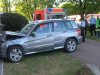 Senior (88) kracht mit Auto in Hauswand – Zwei Schwerverletzte