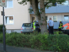 Senior (88) kracht mit Auto in Hauswand – Zwei Schwerverletzte